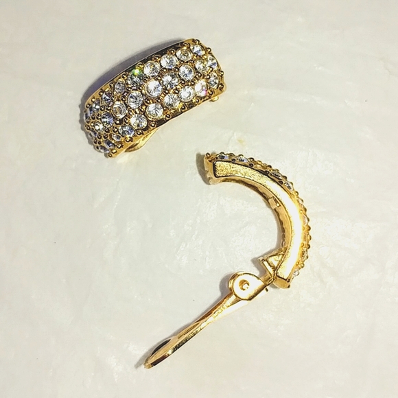 ROMAN PAVE RHINESTONE CLIP EARRINGS & VINTAGE CIRCLE BROOCH - Picture 3 of 7